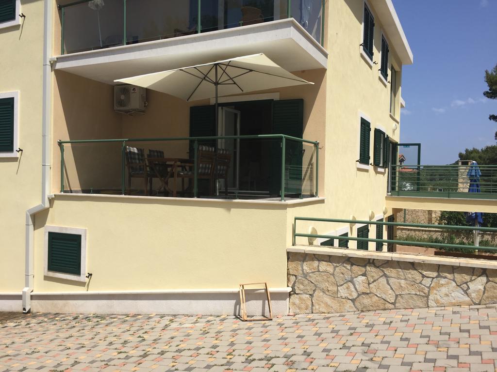 Apartment Maestral Rogac Exterior photo