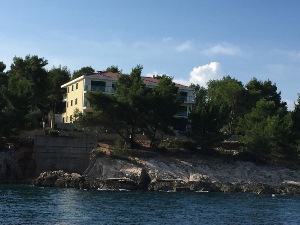 Apartment Maestral Rogac Exterior photo